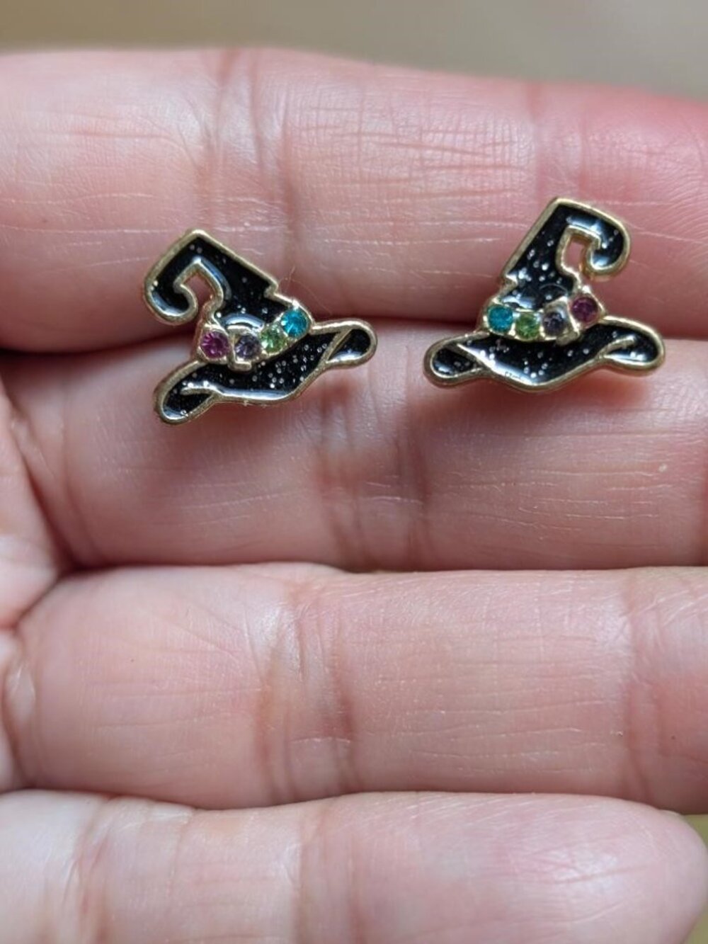 Cute Vintage Halloween Enamel Black Hat Glitter Stud Earrings.